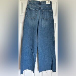 Express Super High Waisted Medium Wash
Raw Hem Baggy Wide Leg Jeans